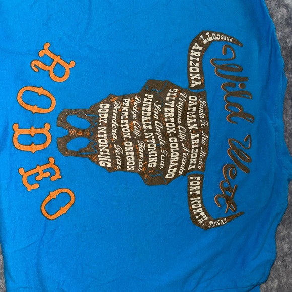 Blue T-Shirt with Horse Shoe Design - Picture 2 of 2